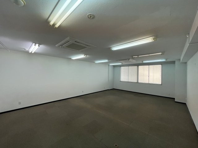 野田屋町JNビルの内装