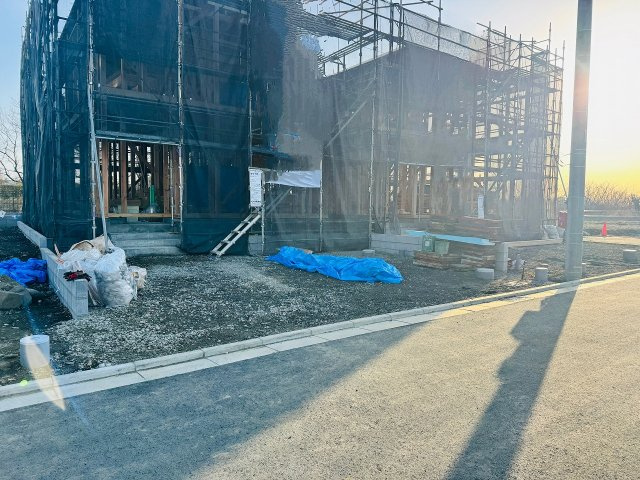 八王子市　泉町　新築一戸建て　２６期の駐車場|～並列3台駐車可能カースペース～