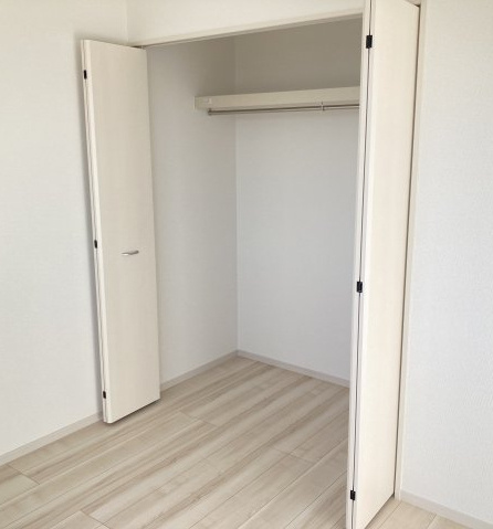 グラファーレ前橋市日吉町　1号棟の収納|２階洋室2収納です