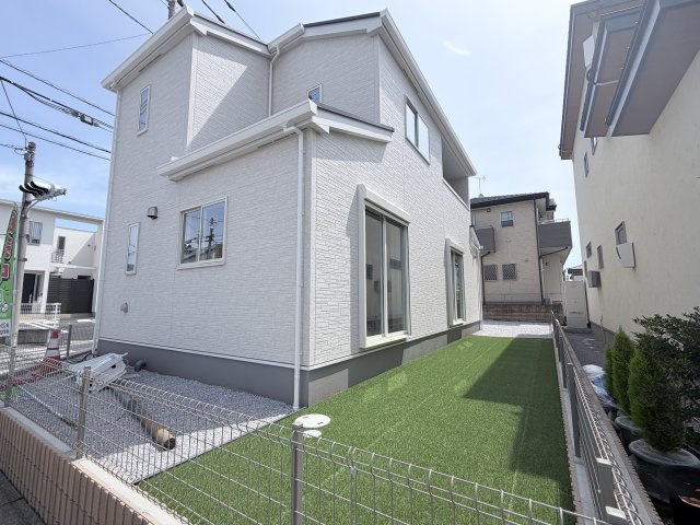 グラファーレ前橋市日吉町　1号棟の外観|日吉町に住宅が完成しました。ホワイトを基調としたシンプルな外観です。
お客様のご都合に合わせていつでもご見学頂けます♪
グラファーレはお洒落なデザインでおススメです☆