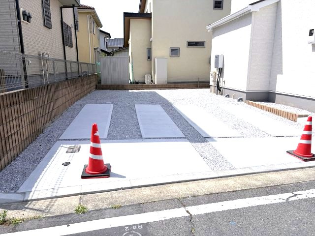 グラファーレ前橋市日吉町　1号棟の駐車場|駐車場もキレイに整備されています。4台駐車可能です。