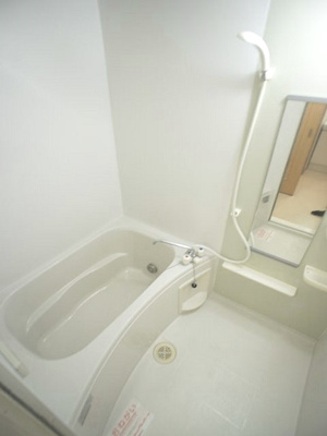 【浴室】 | アニメート・ヴィラB | 日々の疲れをリセットできる浴室です♪