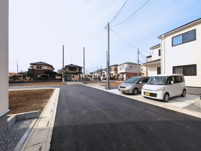 鴻巣松原　3期　新築一戸建て　リーブルガーデン　02の前面道路含む現地写真|撮影：'26/03/02