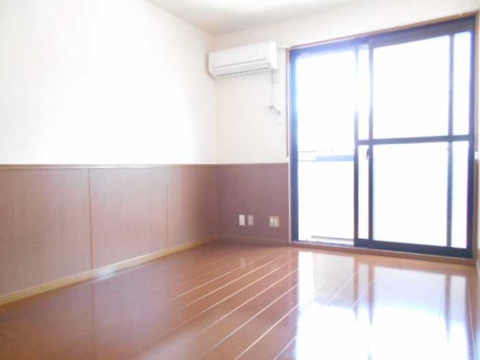 リブェール Ａ･Ｂ･Ｃの居間・リビング|Ａ101 洋室