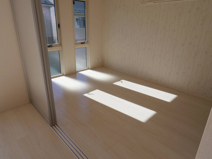 ゼピュロス学園の森 Mの寝室|南側洋室