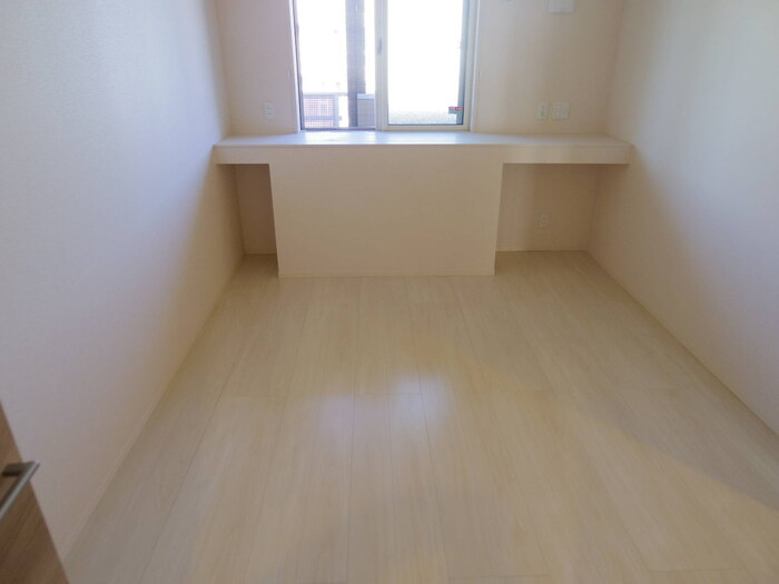 ゼピュロス学園の森 Mの寝室|北側洋室