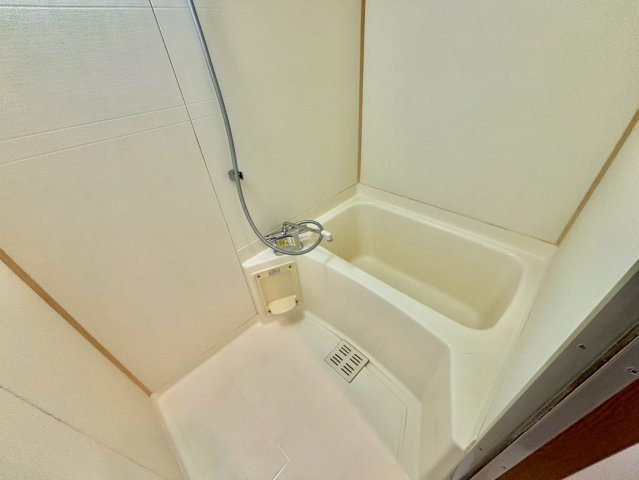 フラットフォーの駐車場