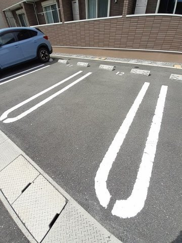 カーサ　ヴィオラ　２の駐車場