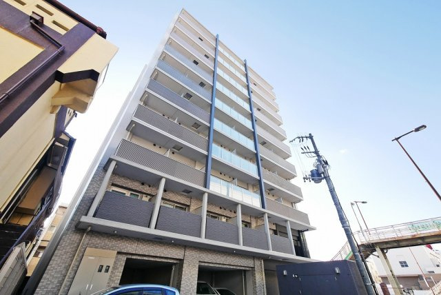 エスリード大阪リブレの外観