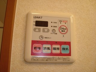 カメリア・ガーデンの設備|浴室乾燥機