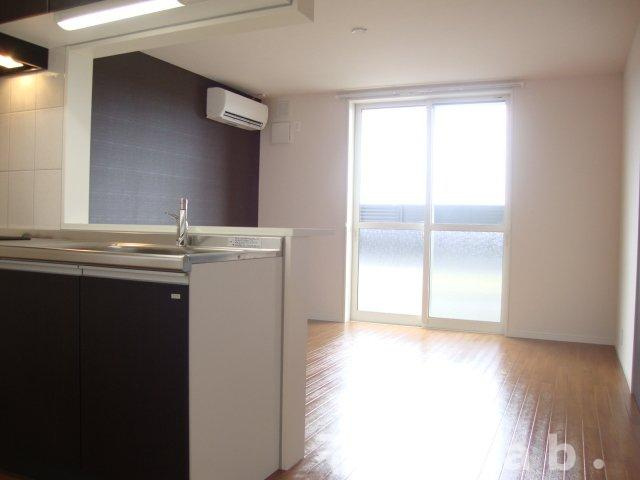 アムール弐番館の居間・リビング|室内設備