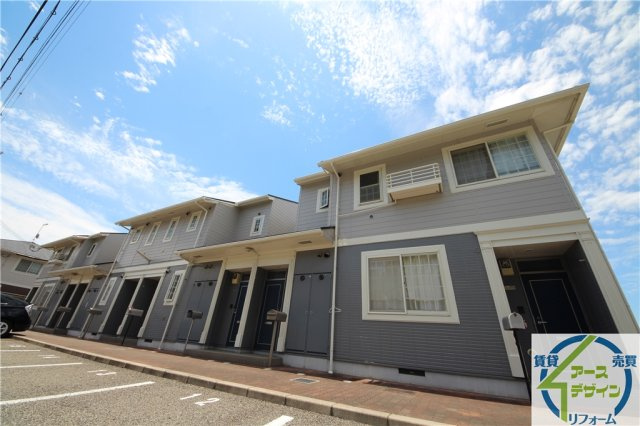 サニーガーデンD棟の外観