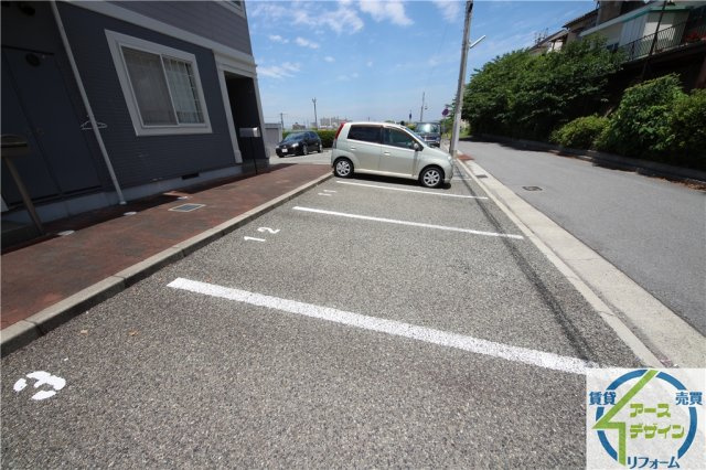 サニーガーデンD棟の駐車場