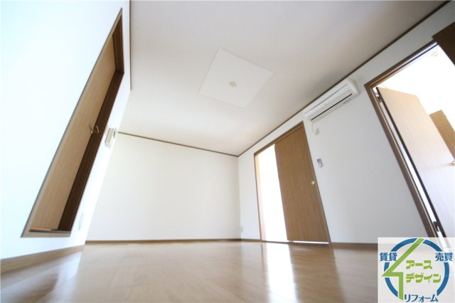 サニーガーデンD棟の居間・リビング