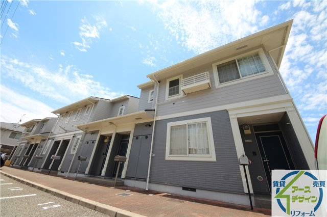 サニーガーデンD棟の外観