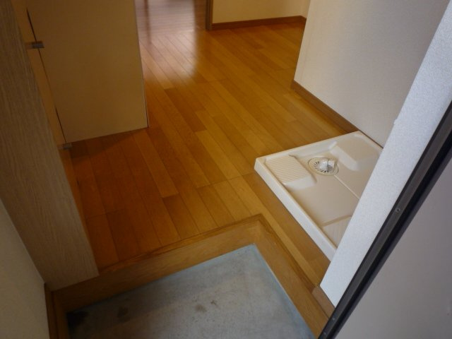 ハイツASKAの玄関