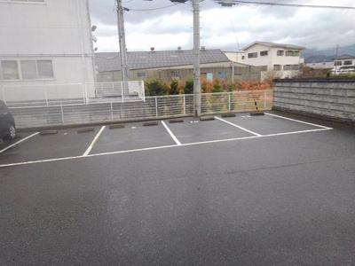 【駐車場】 | ＹＫハドソンⅢ | 駐車場があるので、車を買う予定の方も安心です