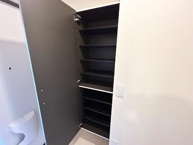 フォレスト離宮彩館の収納|下駄箱