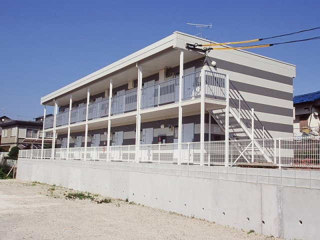 レオパレス屋形原の外観