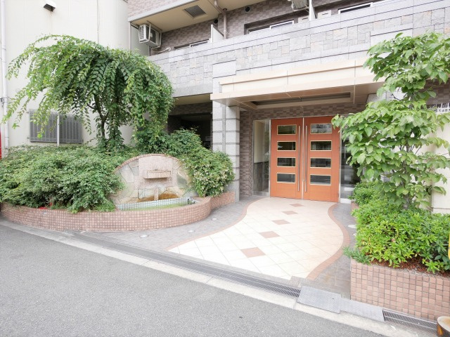 エステムコート難波サウスプレイスのエントランス