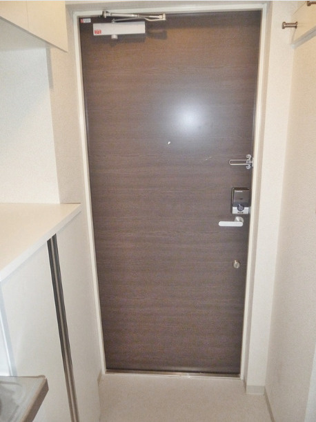 b'CASA東日暮里の玄関