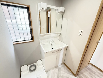 【独立洗面台】 | 西宮市一ケ谷町　中古戸建 | シャワー付き洗面台でお掃除もラクラク