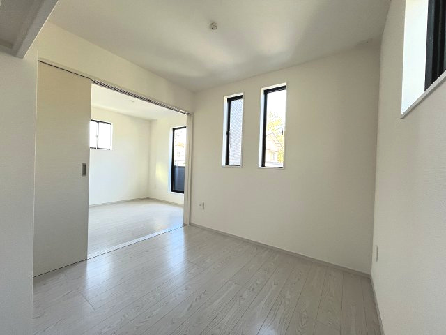 【子供部屋】 | 福岡市城南区田島3丁目2期　1号棟（全4棟）【仲介手数料無料・0円】 | 施工例。施工例は完成時と異なる場合があります。