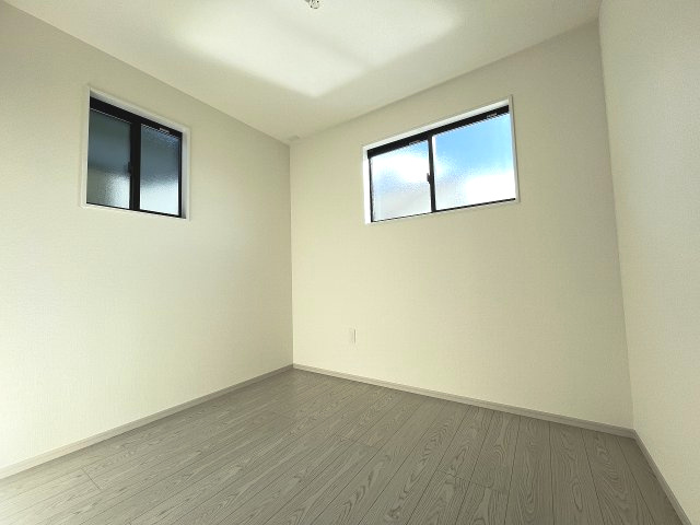 【子供部屋】 | 福岡市城南区田島3丁目2期　1号棟（全4棟）【仲介手数料無料・0円】 | 施工例。施工例は完成時と異なる場合があります。