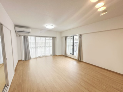 【居間・リビング】 | シティハイツ逆瀬川