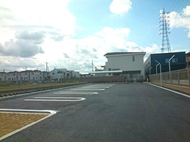 クラリッサの駐車場