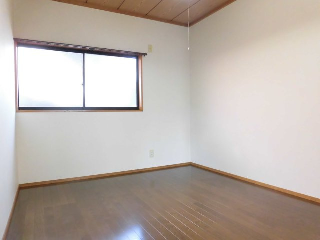 岩宿ハイツの洋室