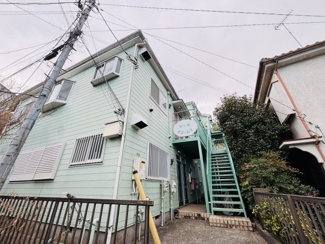 横須賀市上町１丁目のアパート