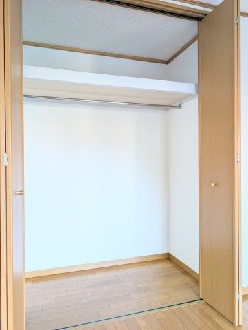 ポットフィールドの内装|明るい色調の室内です