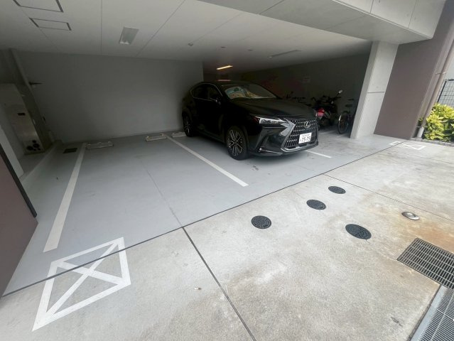 S-RESIDENCE日本橋Qualieの駐車場
