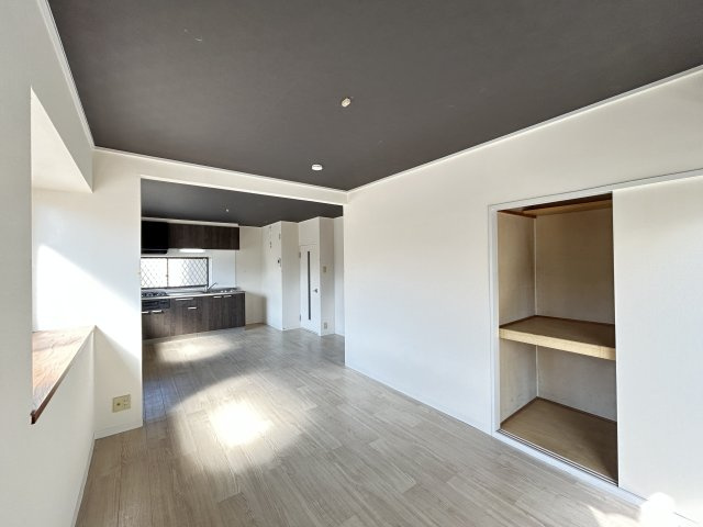 ウエストモストハイツの居間・リビング