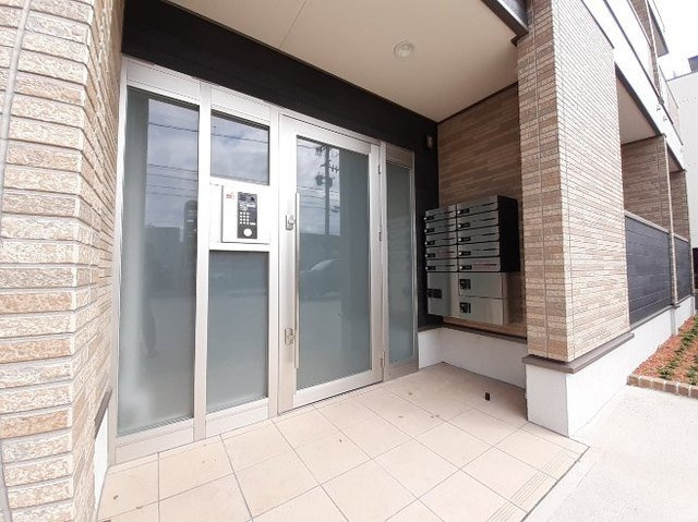 サニーフラットのエントランス