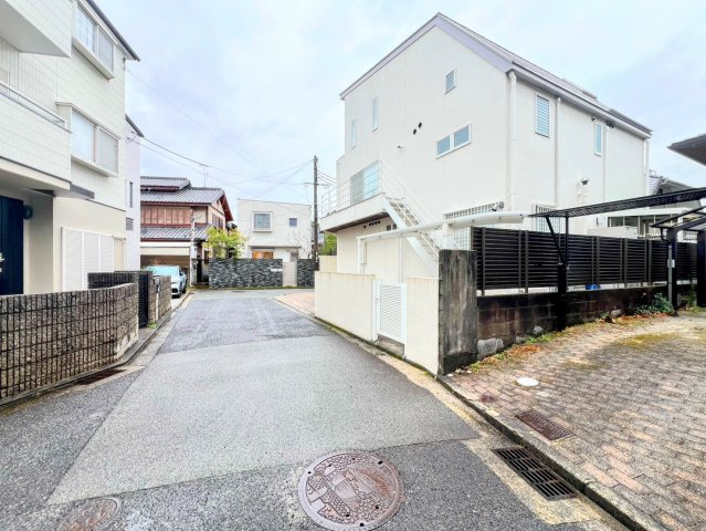 松ケ丘町の前面道路含む現地写真|前面道路