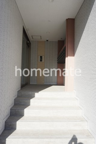 熊本市中央区黒髪５丁目の賃貸マンションのエントランス