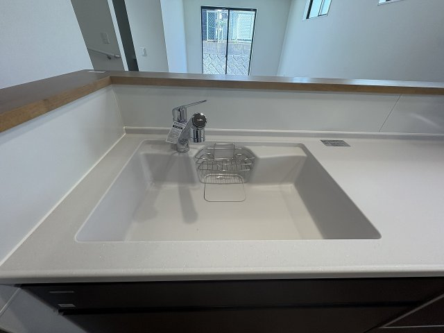 【キッチン】 | 福岡市城南区田島3丁目2期　2号棟（全4棟）【仲介手数料無料・0円】 | 施工例。施工例は完成時と異なる場合があります。
