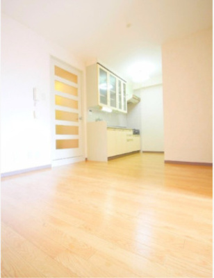 【居間・リビング】 | 第一神谷ビル | こちらのリビングで趣味の時間をお楽しみください