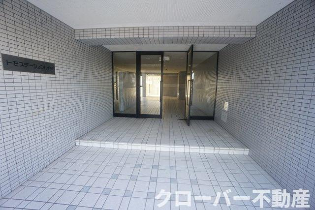トモステーションハイツのエントランス