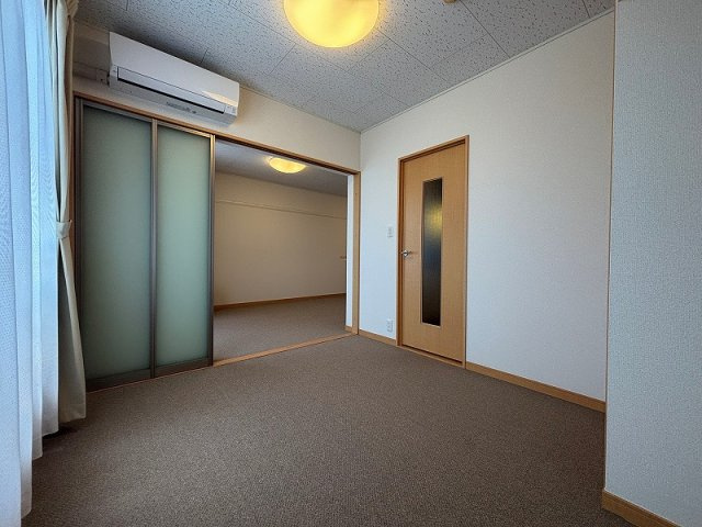 レオパレス岸和田５の寝室|1階フローリング、2階カーペット使用です