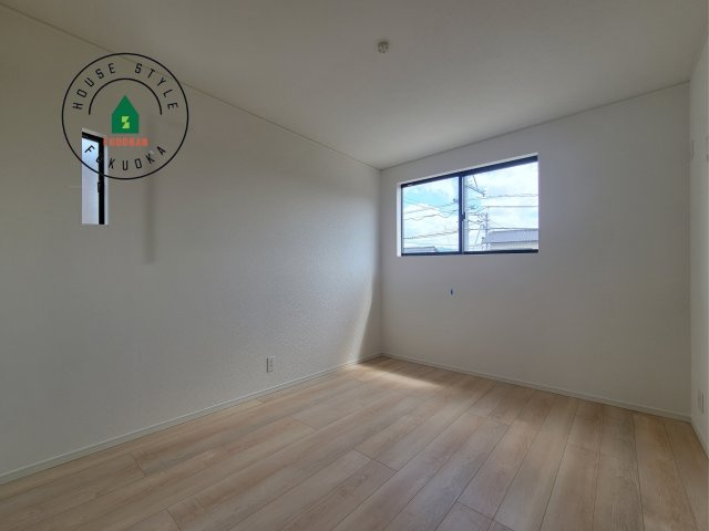 古賀市中央3丁目第8-2棟（2号棟）の内観：施工例|元気いっぱいのお子様が活躍するお部屋です。