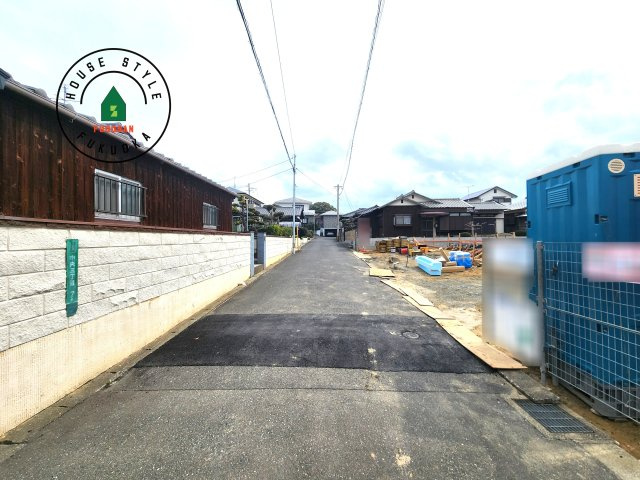 古賀市中央3丁目第8-2棟（2号棟）の前面道路含む現地写真|前面道路です。

