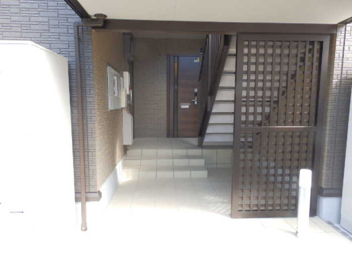 アトラクトコートのエントランス|エントランス