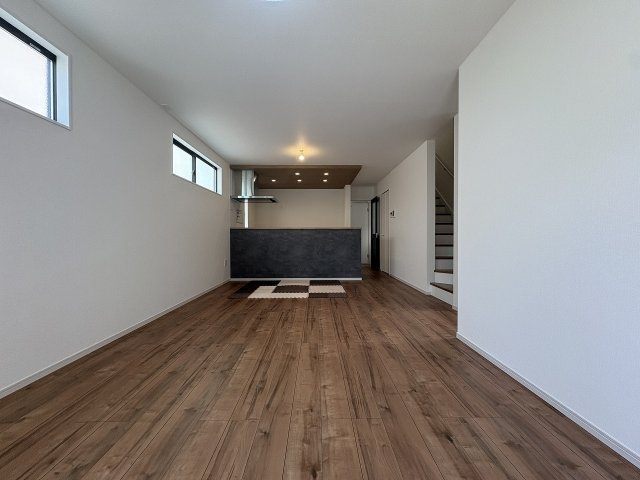 【居間・リビング】 | 福岡市城南区田島3丁目2期　3号棟（全4棟）【仲介手数料無料・0円】 | 施工例。施工例は完成時と異なる場合があります。