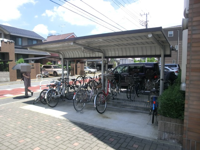 スクエア瑞江のその他共用部分|屋根付き駐輪場。