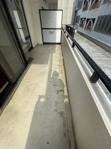 グラスホッパーのバルコニー