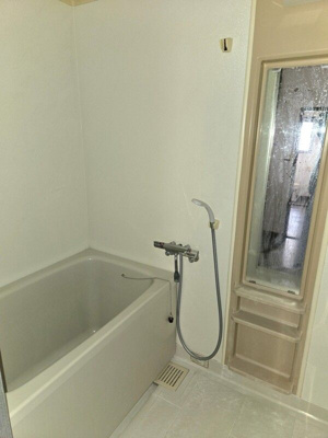 【浴室】 | コーポクレマチス2号棟 | 落ち着いた空間のお風呂です