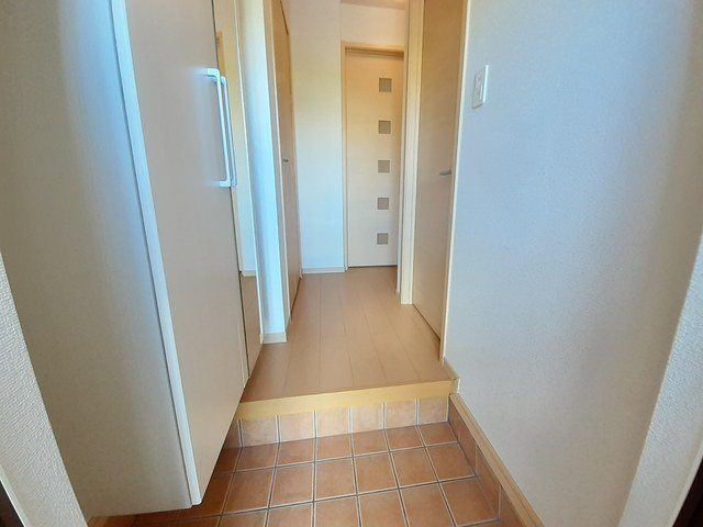 トゥージュール　アンサンブルの玄関